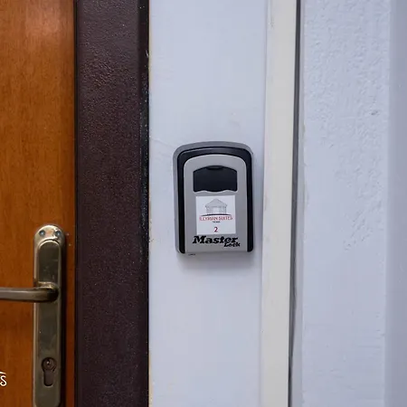 Agron's Appartement Tirana